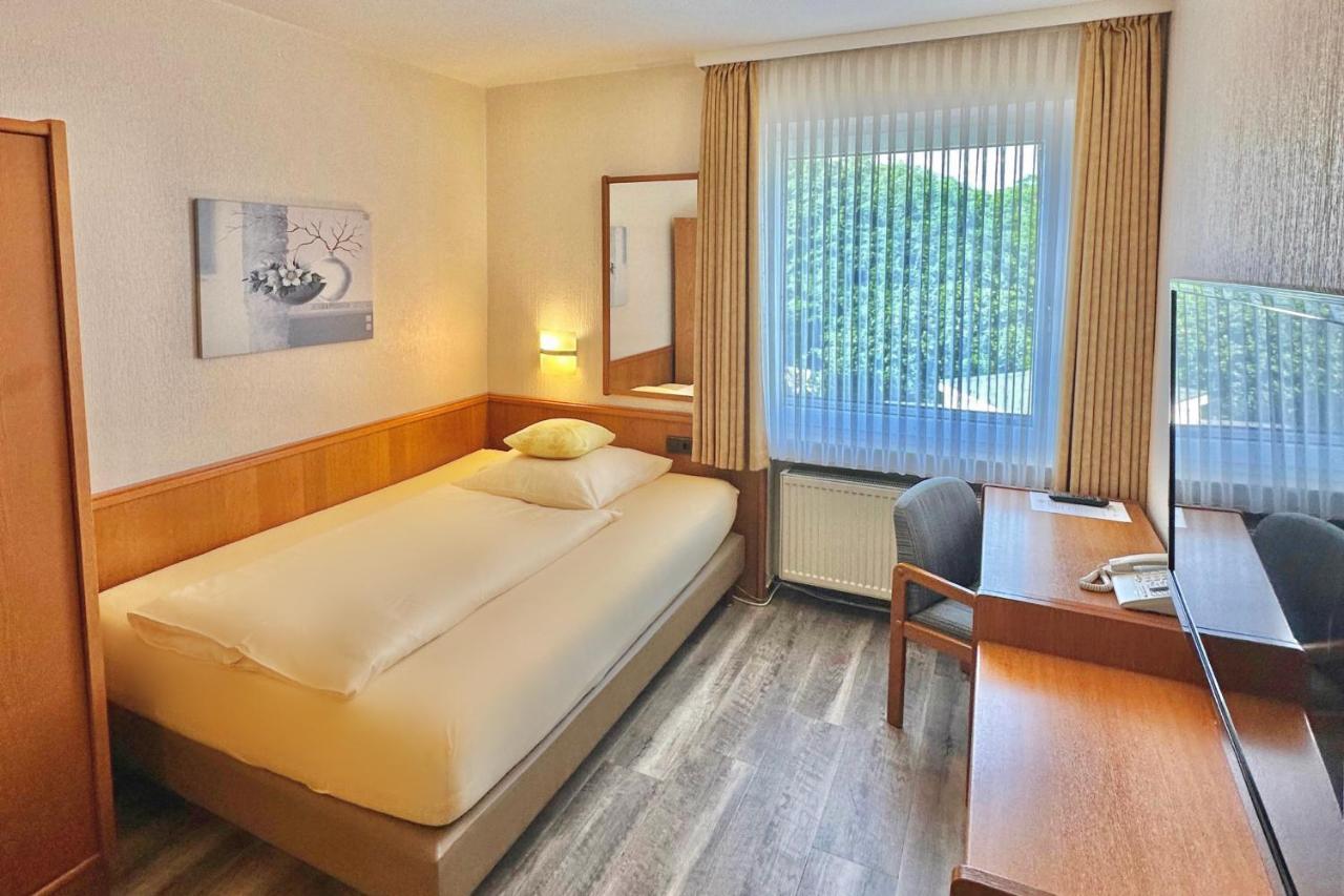 Hotel Imperial Крефельд Экстерьер фото