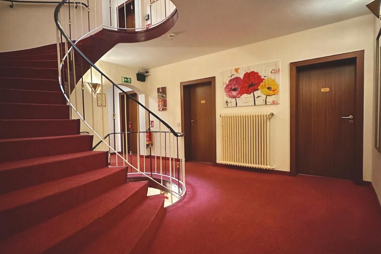 Hotel Imperial Крефельд Экстерьер фото