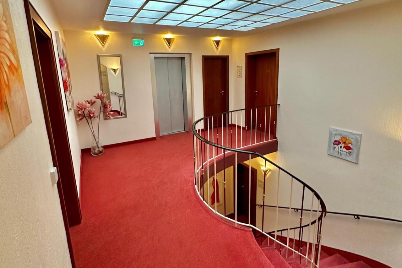 Hotel Imperial Крефельд Экстерьер фото