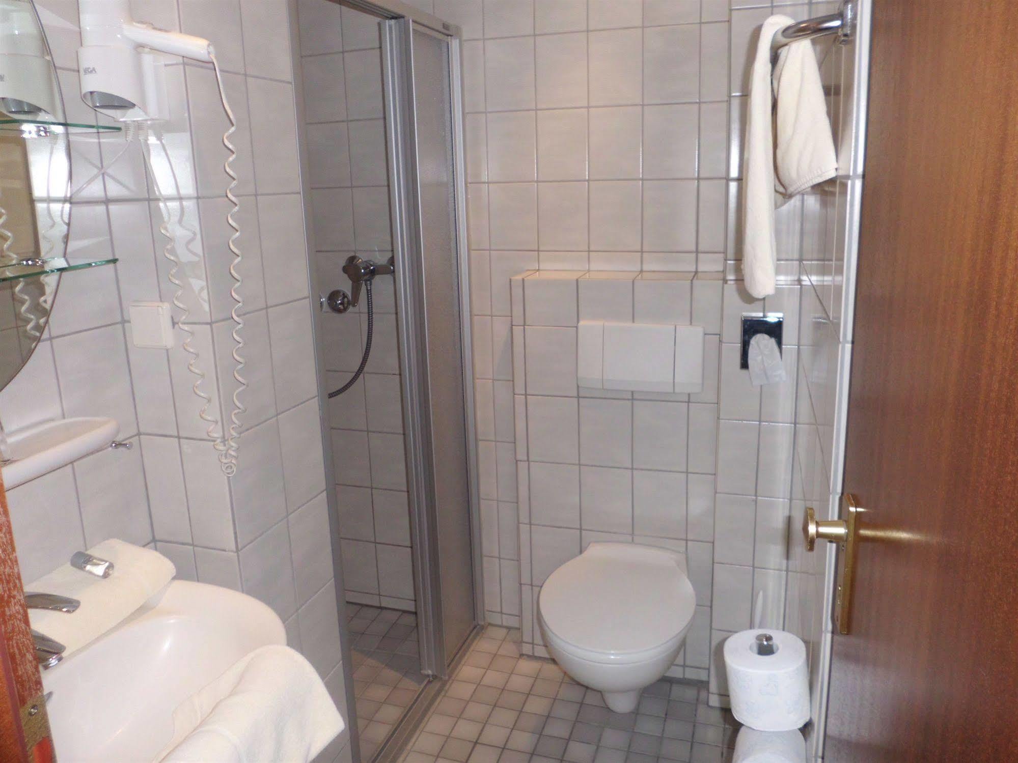 Hotel Imperial Крефельд Экстерьер фото